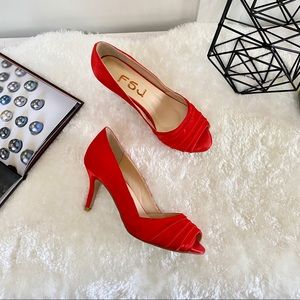 Size 5 Elegant Peep Toe Glitter Pumps